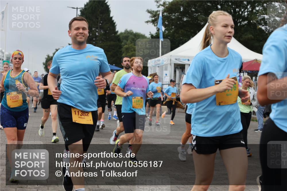 13.09.2026 - Kiel Lauf Andreas Tolksdorf http://msf.ph/oto/10356187 13.09.2026 09:58:58 Kiellinie 438, 7620, 11382, 11413 meine-sportfotos.de