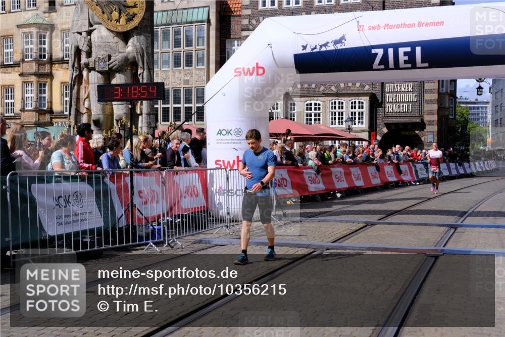13.09.2026 - 21. swb-Marathon Bremen Tim E. http://msf.ph/oto/10356215 13.09.2026 12:49:42 Ziel 1483 meine-sportfotos.de