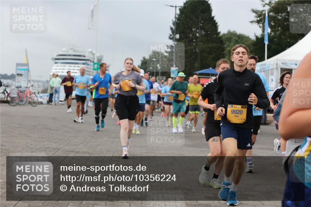13.09.2026 - Kiel Lauf Andreas Tolksdorf http://msf.ph/oto/10356224 13.09.2026 09:58:59 Kiellinie 526, 48, 9920 meine-sportfotos.de