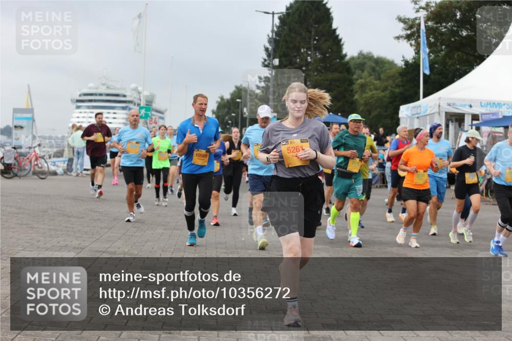 13.09.2026 - Kiel Lauf Andreas Tolksdorf http://msf.ph/oto/10356272 13.09.2026 09:59:01 Kiellinie 10569, 38, 5261, 2578, 2576 meine-sportfotos.de