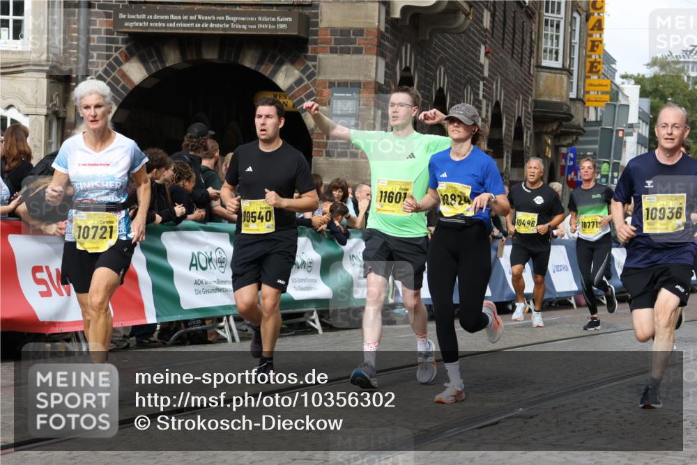 13.09.2026 - 21. swb-Marathon Bremen Strokosch-Dieckow http://msf.ph/oto/10356302 13.09.2026 10:56:49 Ziel 10184, 10211, 10240, 10322, 10356, 10372, 10670, 10675, 10844, 11069, 11256, 11317, 11349, 11407, 11795, 11844, 11855, 11871, 11911, 11996, 12543, 10157, 10408, 10610, 11000, 11079, 11328, 11946, 12032 meine-sportfotos.de