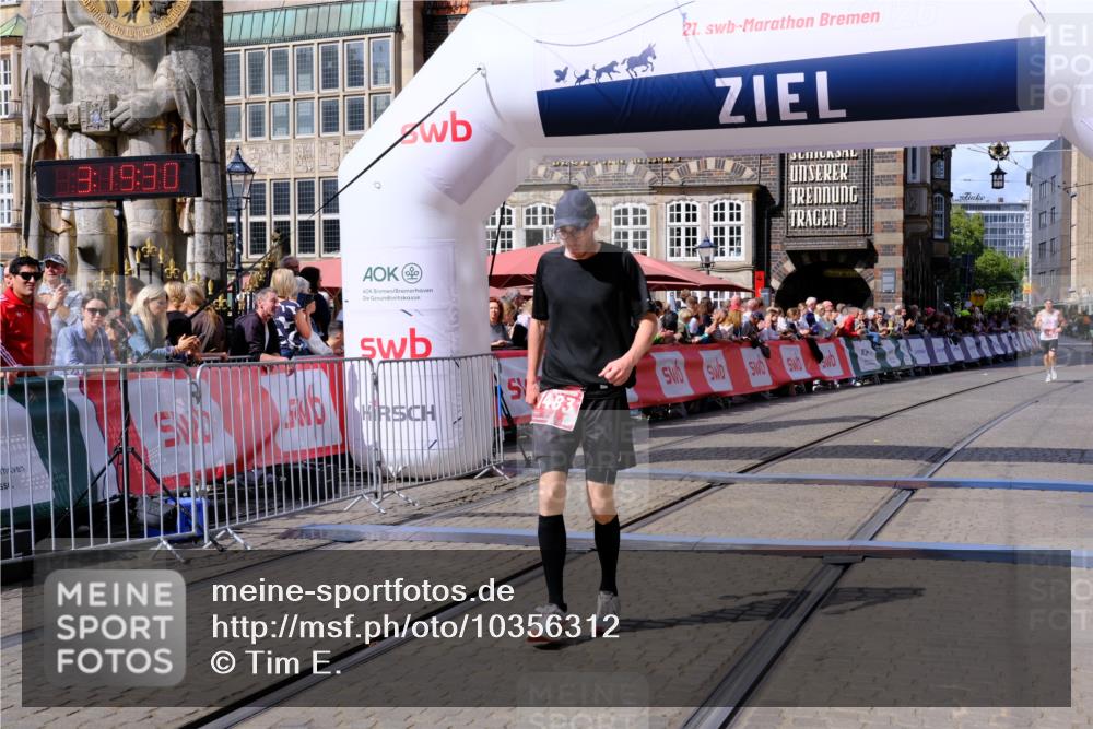 13.09.2026 - 21. swb-Marathon Bremen Tim E. http://msf.ph/oto/10356312 13.09.2026 12:50:18 Ziel 547 meine-sportfotos.de