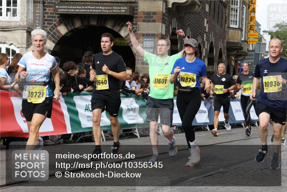 13.09.2026 - 21. swb-Marathon Bremen Strokosch-Dieckow http://msf.ph/oto/10356345 13.09.2026 10:56:49 Ziel 10184, 10211, 10240, 10322, 10356, 10372, 10670, 10675, 10844, 11069, 11256, 11317, 11349, 11407, 11795, 11844, 11855, 11871, 11911, 11996, 12543, 10157, 10408, 10610, 11000, 11079, 11328, 11946, 12032 meine-sportfotos.de