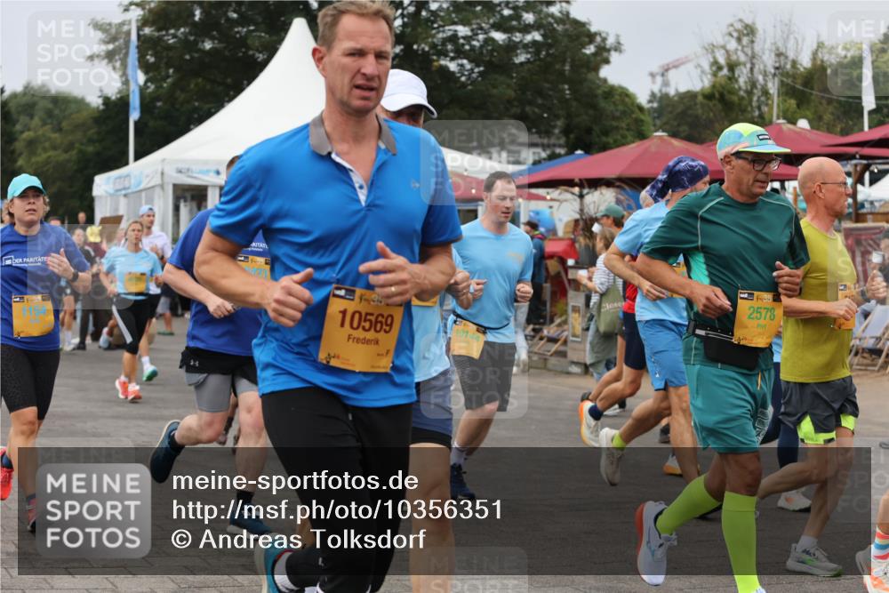 13.09.2026 - Kiel Lauf Andreas Tolksdorf http://msf.ph/oto/10356351 13.09.2026 09:59:04 Kiellinie 1, 39, 1154, 135, 10569, 10144, 2578 meine-sportfotos.de
