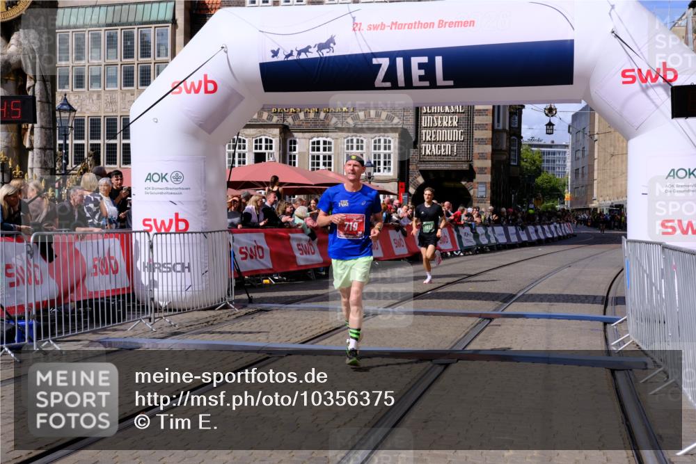 13.09.2026 - 21. swb-Marathon Bremen Tim E. http://msf.ph/oto/10356375 13.09.2026 12:50:34 Ziel 520, 4232, 7692 meine-sportfotos.de