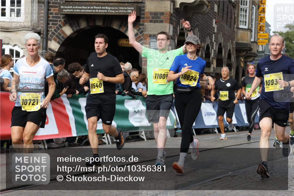 13.09.2026 - 21. swb-Marathon Bremen Strokosch-Dieckow http://msf.ph/oto/10356381 13.09.2026 10:56:50 Ziel 10184, 10211, 10240, 10322, 10356, 10372, 10675, 10721, 10824, 10844, 10936, 11069, 11256, 11317, 11349, 11407, 11601, 11795, 11844, 11855, 11871, 11911, 11996, 12543, 10157, 10408, 10610, 10772, 11000, 11079, 11328, 11946, 12032 meine-sportfotos.de