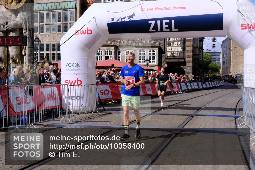 13.09.2026 - 21. swb-Marathon Bremen Tim E. http://msf.ph/oto/10356400 13.09.2026 12:50:34 Ziel 520, 4232, 7692 meine-sportfotos.de