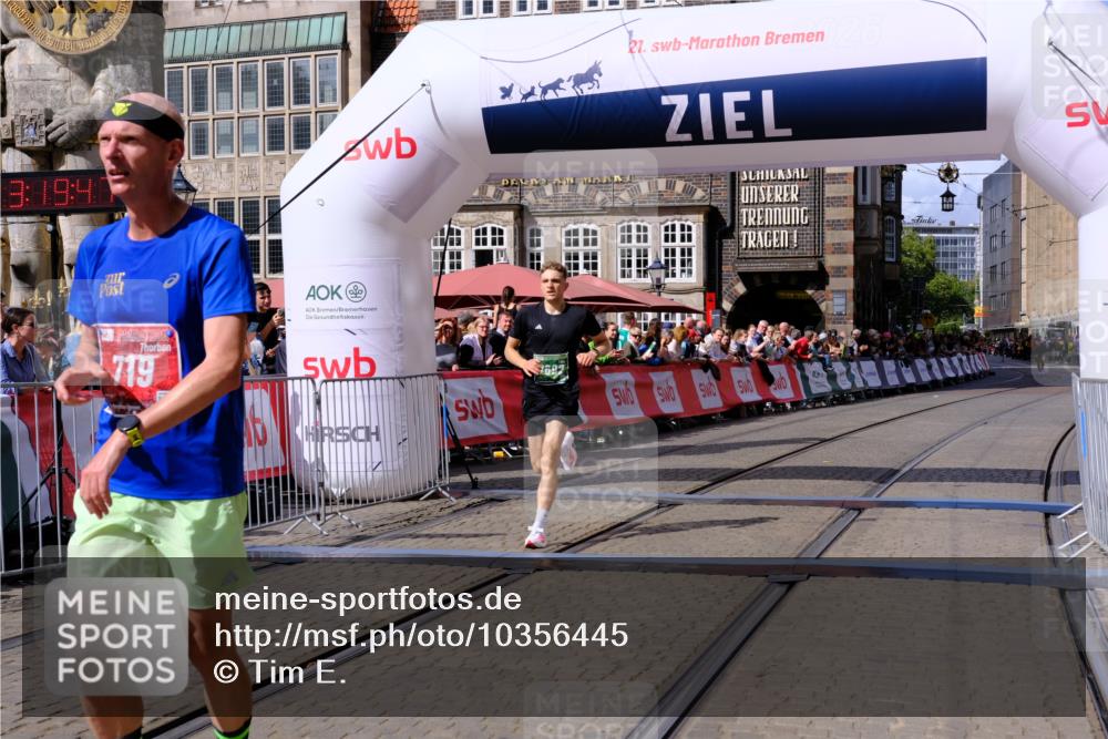 13.09.2026 - 21. swb-Marathon Bremen Tim E. http://msf.ph/oto/10356445 13.09.2026 12:50:35 Ziel 520, 4232, 7692 meine-sportfotos.de