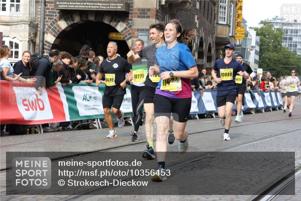 13.09.2026 - 21. swb-Marathon Bremen Strokosch-Dieckow http://msf.ph/oto/10356453 13.09.2026 10:56:52 Ziel 10240, 10356, 10372, 10540, 10675, 10721, 10824, 10844, 10936, 11064, 11069, 11256, 11317, 11349, 11407, 11474, 11601, 11795, 11844, 11855, 11871, 11911, 11996, 12543, 10157, 10408, 10772, 11000, 11079, 11328, 11946, 12032 meine-sportfotos.de