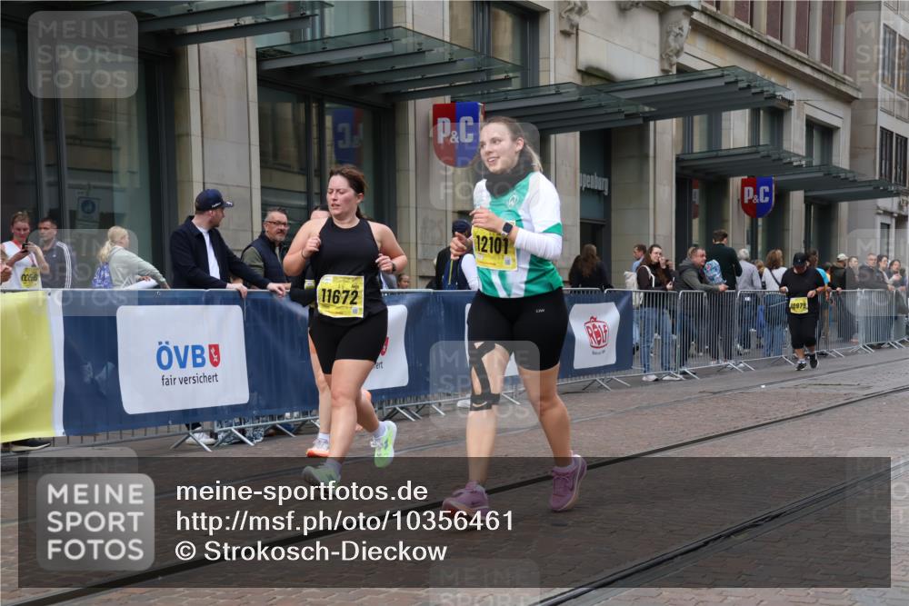 13.09.2026 - 21. swb-Marathon Bremen Strokosch-Dieckow http://msf.ph/oto/10356461 13.09.2026 11:17:06 Ziel 10472, 10773, 10779, 10979, 11495, 11672, 11709, 12101, 12334, 10295, 10335, 10679, 10999, 11355, 11456, 11461, 11653, 11867, 12089, 12287 meine-sportfotos.de