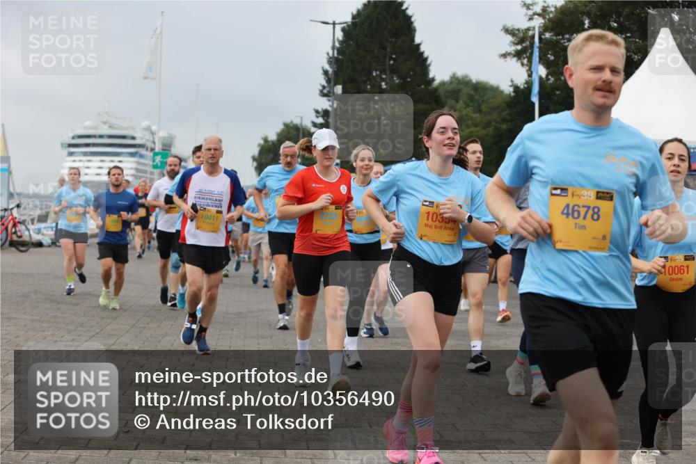 13.09.2026 - Kiel Lauf Andreas Tolksdorf http://msf.ph/oto/10356490 13.09.2026 09:59:10 Kiellinie 10411, 604, 10354, 4, 38, 4678, 38, 10061 meine-sportfotos.de