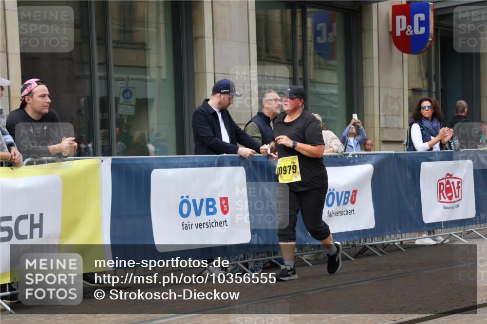 13.09.2026 - 21. swb-Marathon Bremen Strokosch-Dieckow http://msf.ph/oto/10356555 13.09.2026 11:17:12 Ziel 10472, 10756, 10773, 10779, 10979, 11709, 12292, 12334, 10295, 10335, 10999, 11355, 11461, 11495, 11653, 11672, 11867, 12089, 12101, 12287 meine-sportfotos.de