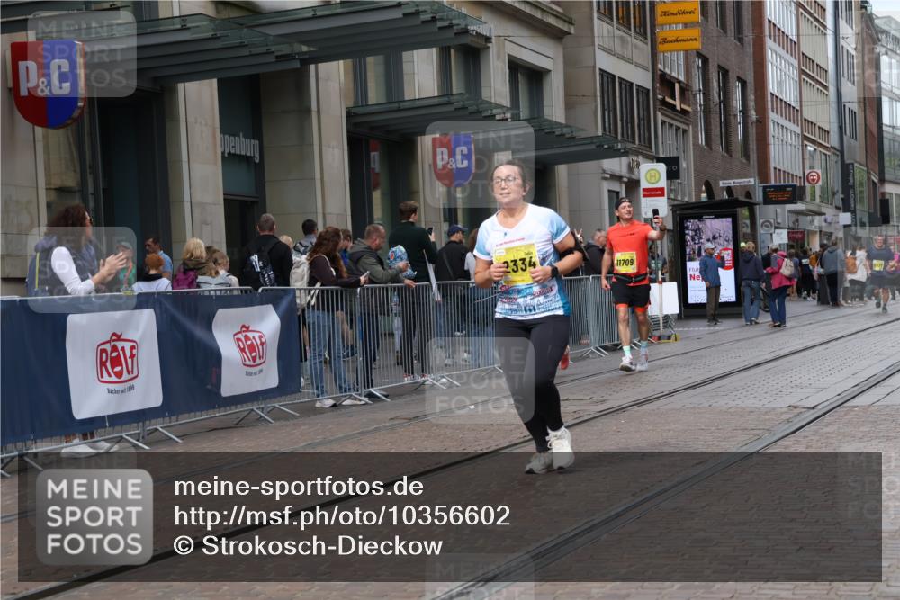 13.09.2026 - 21. swb-Marathon Bremen Strokosch-Dieckow http://msf.ph/oto/10356602 13.09.2026 11:17:14 Ziel 10472, 10756, 10773, 10979, 11709, 12292, 12334, 10295, 10335, 10779, 10999, 11355, 11461, 11495, 11653, 11672, 12101, 12287 meine-sportfotos.de