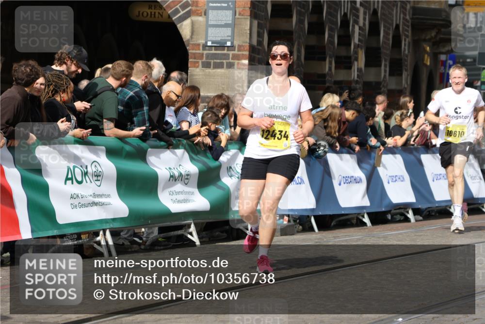 13.09.2026 - 21. swb-Marathon Bremen Strokosch-Dieckow http://msf.ph/oto/10356738 13.09.2026 10:56:57 Ziel 10240, 10356, 10372, 10486, 10540, 10675, 10721, 10771, 10824, 10888, 10936, 11064, 11069, 11349, 11407, 11474, 11601, 11844, 11855, 11871, 11911, 11996, 12543, 10157, 10408, 10578, 10700, 10772, 11236, 11292, 11484, 11667, 12032 meine-sportfotos.de