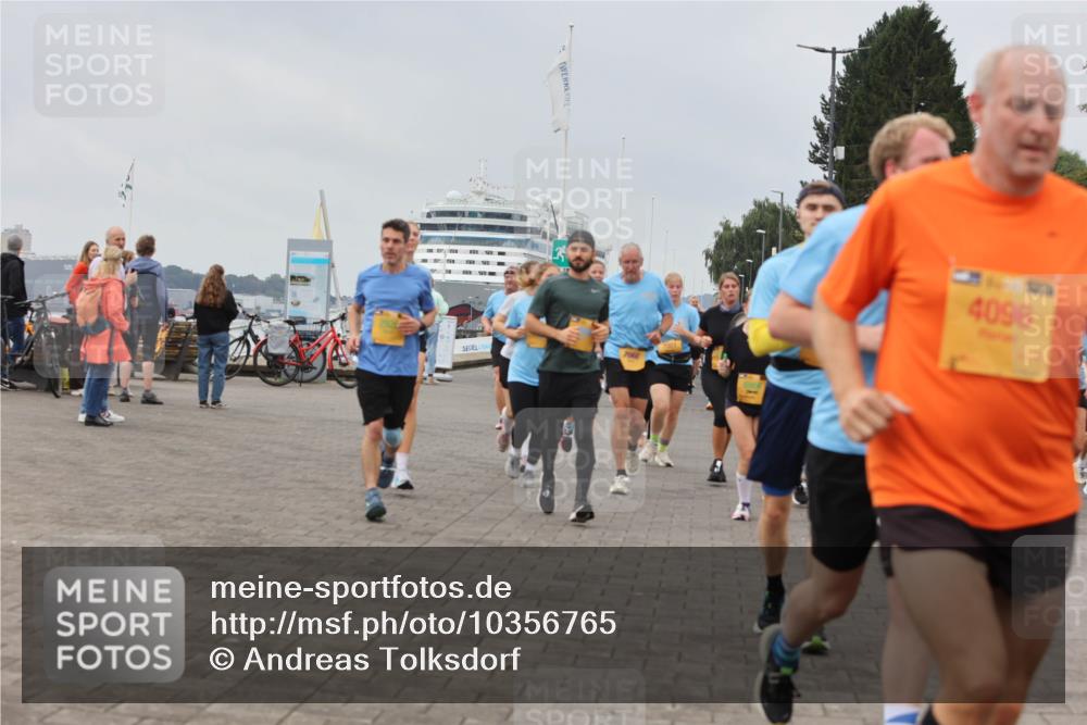 13.09.2026 - Kiel Lauf Andreas Tolksdorf http://msf.ph/oto/10356765 13.09.2026 09:59:22 Kiellinie 4096 meine-sportfotos.de
