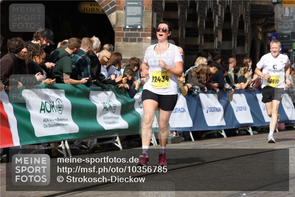 13.09.2026 - 21. swb-Marathon Bremen Strokosch-Dieckow http://msf.ph/oto/10356785 13.09.2026 10:56:57 Ziel 10240, 10356, 10372, 10486, 10540, 10675, 10721, 10771, 10824, 10888, 10936, 11064, 11069, 11349, 11407, 11474, 11601, 11844, 11855, 11871, 11911, 11996, 12543, 10157, 10408, 10578, 10700, 10772, 11236, 11292, 11484, 11667, 12032 meine-sportfotos.de