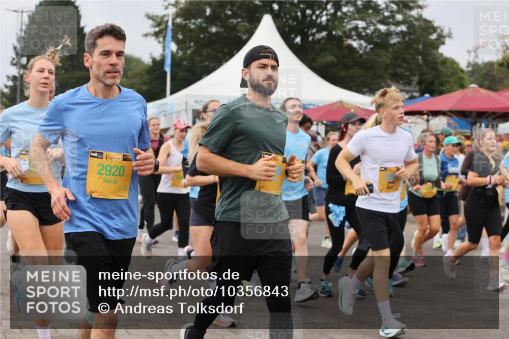 13.09.2026 - Kiel Lauf Andreas Tolksdorf http://msf.ph/oto/10356843 13.09.2026 09:59:25 Kiellinie 138, 2920, 13 meine-sportfotos.de