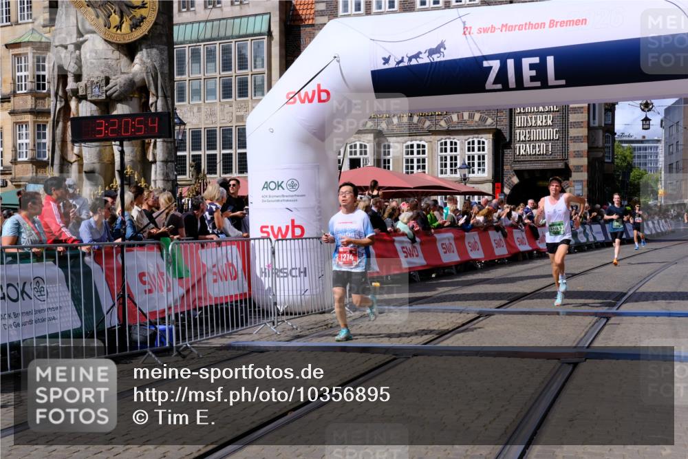 13.09.2026 - 21. swb-Marathon Bremen Tim E. http://msf.ph/oto/10356895 13.09.2026 12:51:43 Ziel 858, 3617, 13033 meine-sportfotos.de