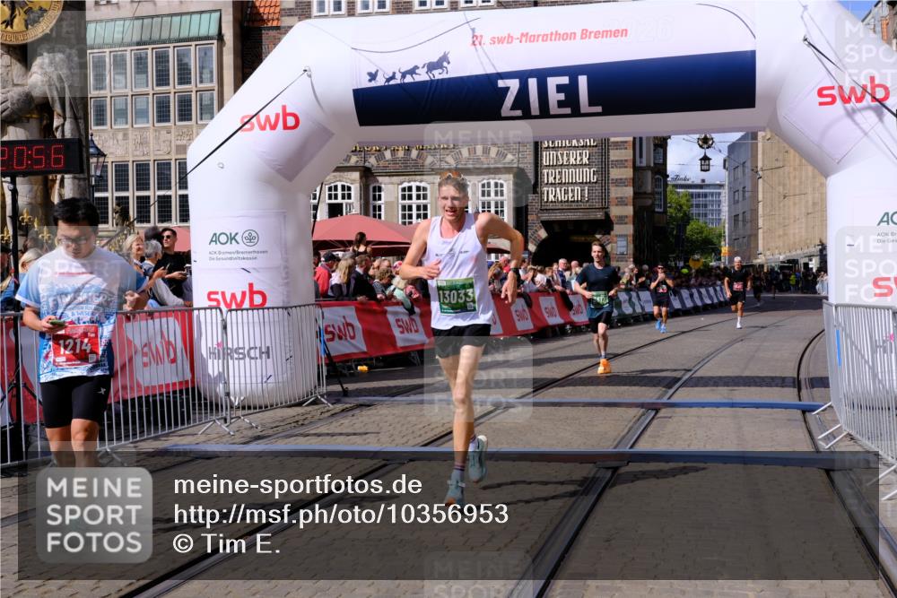 13.09.2026 - 21. swb-Marathon Bremen Tim E. http://msf.ph/oto/10356953 13.09.2026 12:51:44 Ziel 3617, 13033 meine-sportfotos.de