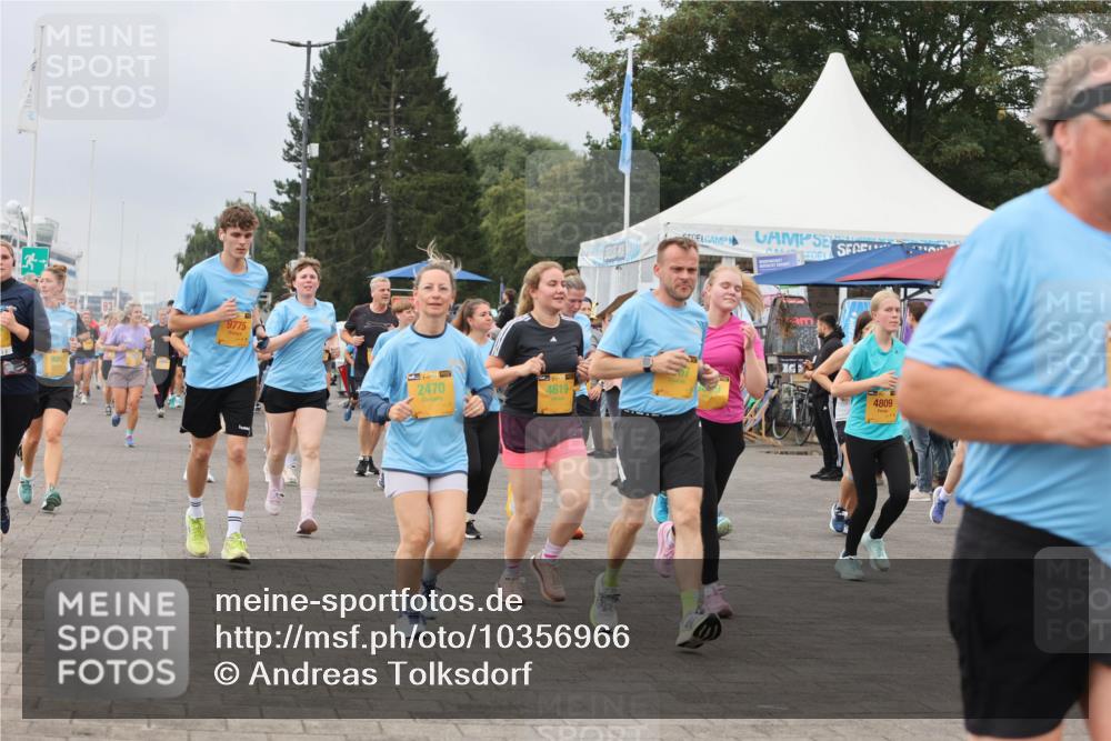 13.09.2026 - Kiel Lauf Andreas Tolksdorf http://msf.ph/oto/10356966 13.09.2026 09:59:30 Kiellinie 9775, 39, 2470, 4619, 4809 meine-sportfotos.de