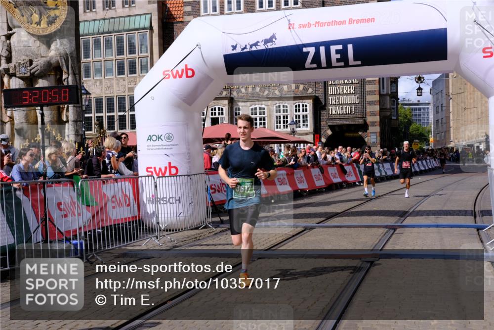 13.09.2026 - 21. swb-Marathon Bremen Tim E. http://msf.ph/oto/10357017 13.09.2026 12:51:46 Ziel 3617, 13033 meine-sportfotos.de