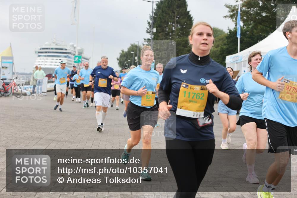 13.09.2026 - Kiel Lauf Andreas Tolksdorf http://msf.ph/oto/10357041 13.09.2026 09:59:33 Kiellinie 39, 821, 39, 11762, 229, 4, 38, 9775 meine-sportfotos.de