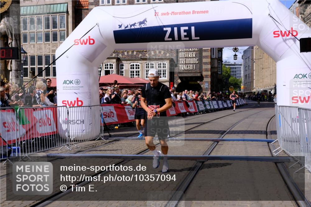 13.09.2026 - 21. swb-Marathon Bremen Tim E. http://msf.ph/oto/10357094 13.09.2026 12:51:50 Ziel 3617, 13033 meine-sportfotos.de