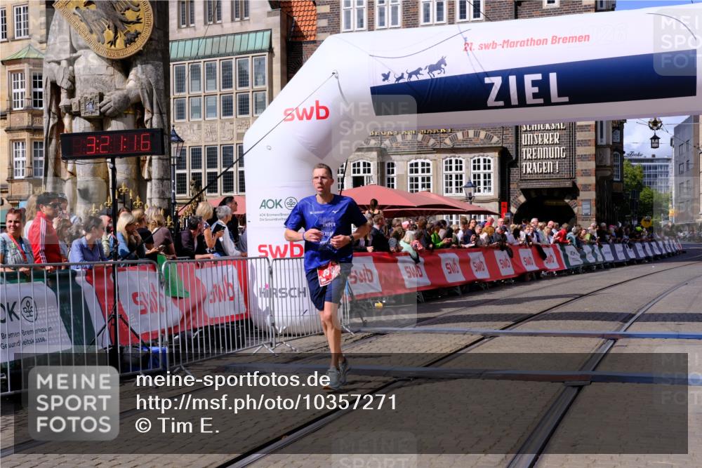 13.09.2026 - 21. swb-Marathon Bremen Tim E. http://msf.ph/oto/10357271 13.09.2026 12:52:05 Ziel 482, 943, 1126 meine-sportfotos.de