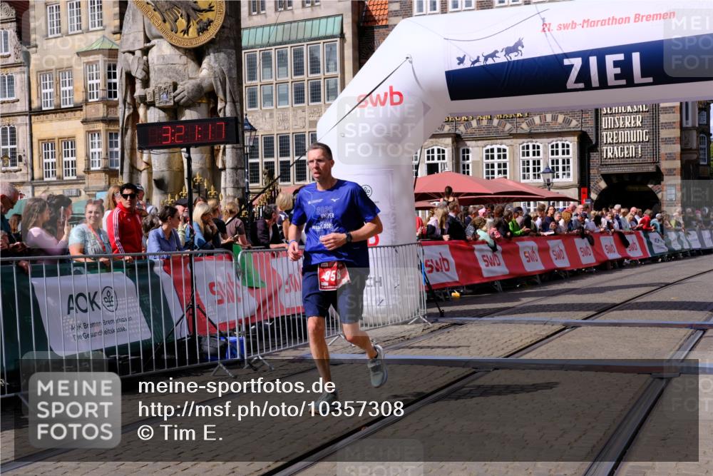 13.09.2026 - 21. swb-Marathon Bremen Tim E. http://msf.ph/oto/10357308 13.09.2026 12:52:06 Ziel 482, 943, 1126 meine-sportfotos.de