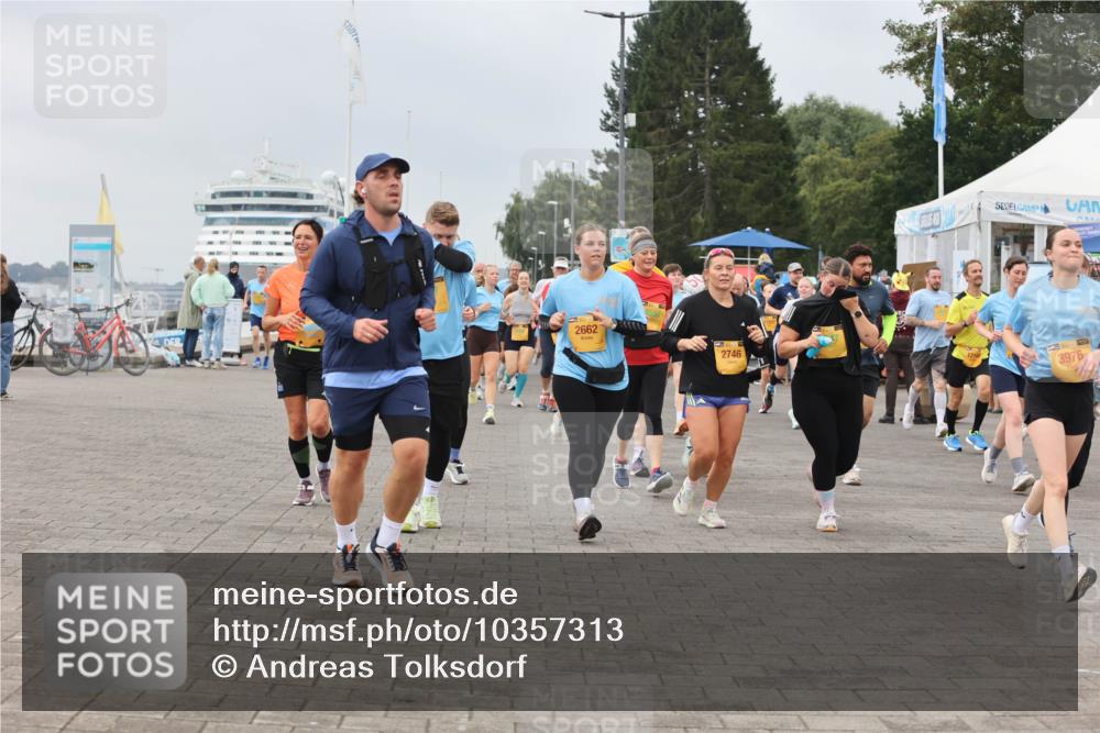 13.09.2026 - Kiel Lauf Andreas Tolksdorf http://msf.ph/oto/10357313 13.09.2026 09:59:41 Kiellinie 2662, 2746, 19, 60, 3976 meine-sportfotos.de