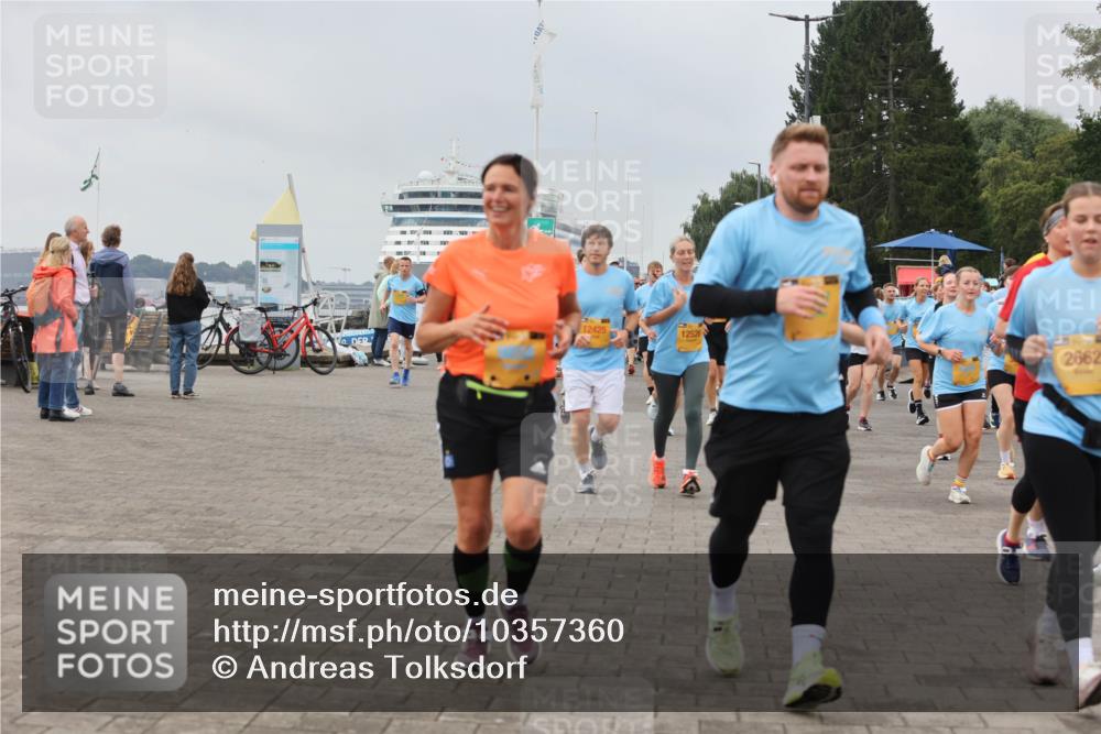 13.09.2026 - Kiel Lauf Andreas Tolksdorf http://msf.ph/oto/10357360 13.09.2026 09:59:43 Kiellinie 12425, 12526, 2662 meine-sportfotos.de