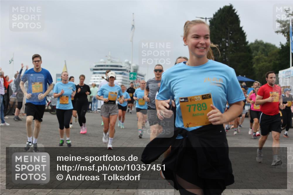 13.09.2026 - Kiel Lauf Andreas Tolksdorf http://msf.ph/oto/10357451 13.09.2026 09:59:59 Kiellinie 6142, 0138, 38, 7789, 9265 meine-sportfotos.de
