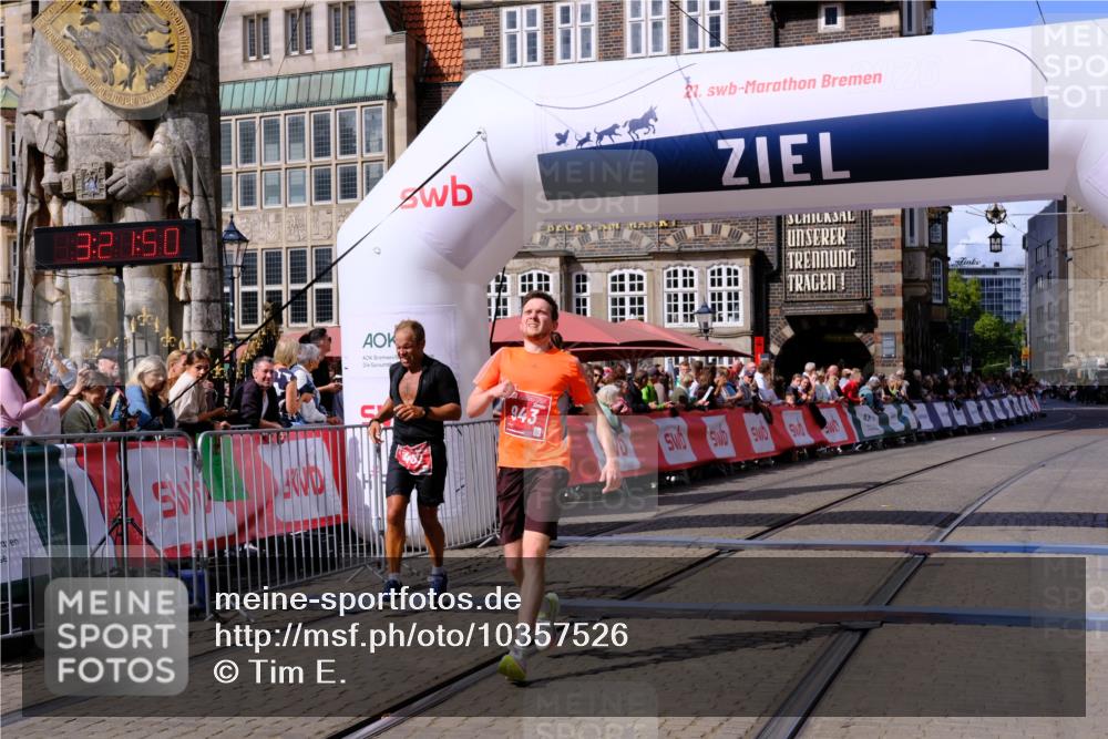 13.09.2026 - 21. swb-Marathon Bremen Tim E. http://msf.ph/oto/10357526 13.09.2026 12:52:39 Ziel 525, 959, 1357, 1507 meine-sportfotos.de