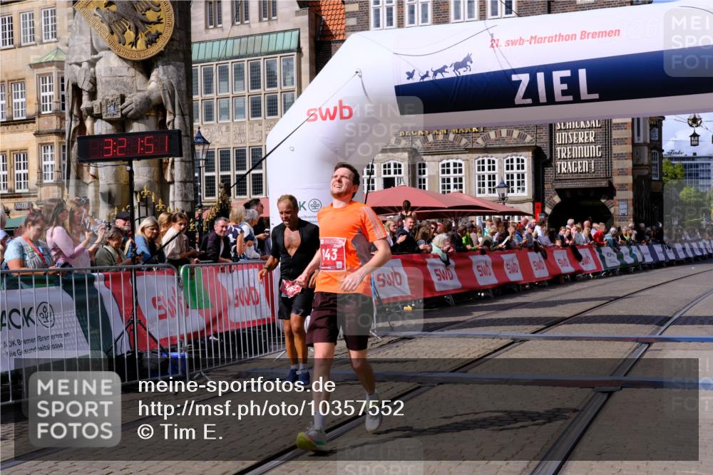 13.09.2026 - 21. swb-Marathon Bremen Tim E. http://msf.ph/oto/10357552 13.09.2026 12:52:39 Ziel 525, 959, 1357, 1507 meine-sportfotos.de