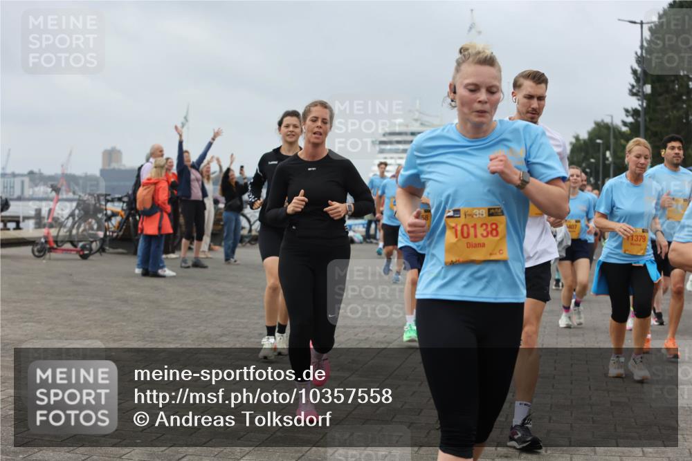 13.09.2026 - Kiel Lauf Andreas Tolksdorf http://msf.ph/oto/10357558 13.09.2026 10:00:02 Kiellinie 58, 38, 10138, 1407, 1379 meine-sportfotos.de