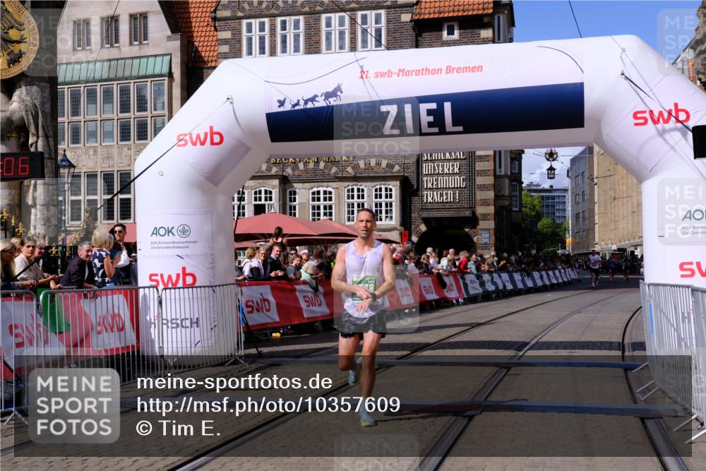 13.09.2026 - 21. swb-Marathon Bremen Tim E. http://msf.ph/oto/10357609 13.09.2026 12:52:54 Ziel 525, 553, 7768, 8729 meine-sportfotos.de