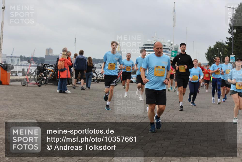 13.09.2026 - Kiel Lauf Andreas Tolksdorf http://msf.ph/oto/10357661 13.09.2026 10:00:07 Kiellinie 5677, 10980, 13, 1, 39, 11585, 12151 meine-sportfotos.de