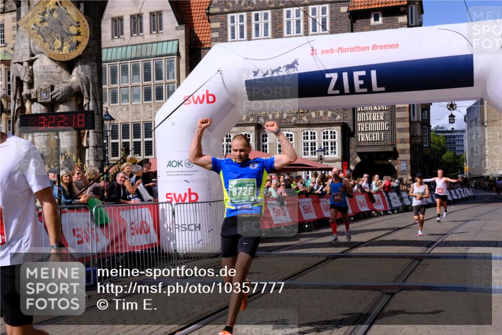 13.09.2026 - 21. swb-Marathon Bremen Tim E. http://msf.ph/oto/10357777 13.09.2026 12:53:07 Ziel 417, 553, 2100, 7244, 8077, 8729, 9522 meine-sportfotos.de