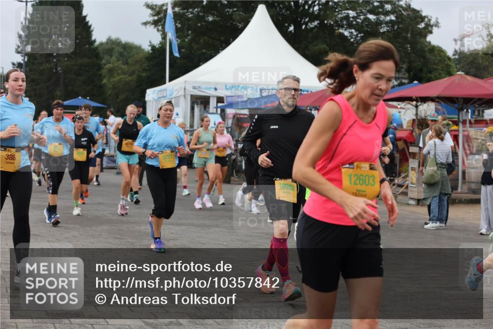 13.09.2026 - Kiel Lauf Andreas Tolksdorf http://msf.ph/oto/10357842 13.09.2026 10:00:15 Kiellinie 386, 4670, 3737, 10992, 12603 meine-sportfotos.de