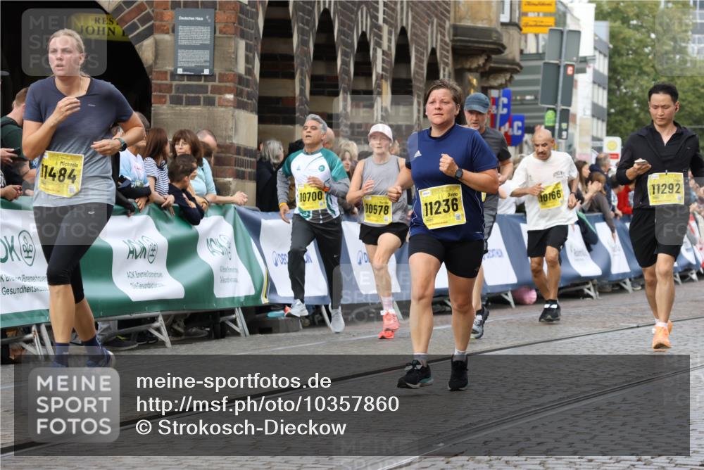 13.09.2026 - 21. swb-Marathon Bremen Strokosch-Dieckow http://msf.ph/oto/10357860 13.09.2026 10:57:18 Ziel 10157, 10408, 10610, 10772, 11000, 11079, 11328, 11872, 11946, 12032, 12284, 12434, 10177, 10226, 10300, 10394, 10517, 10518, 11106, 11365, 11480, 11498, 11609, 11734, 11965, 11966, 12037, 12111, 12372, 12400 meine-sportfotos.de