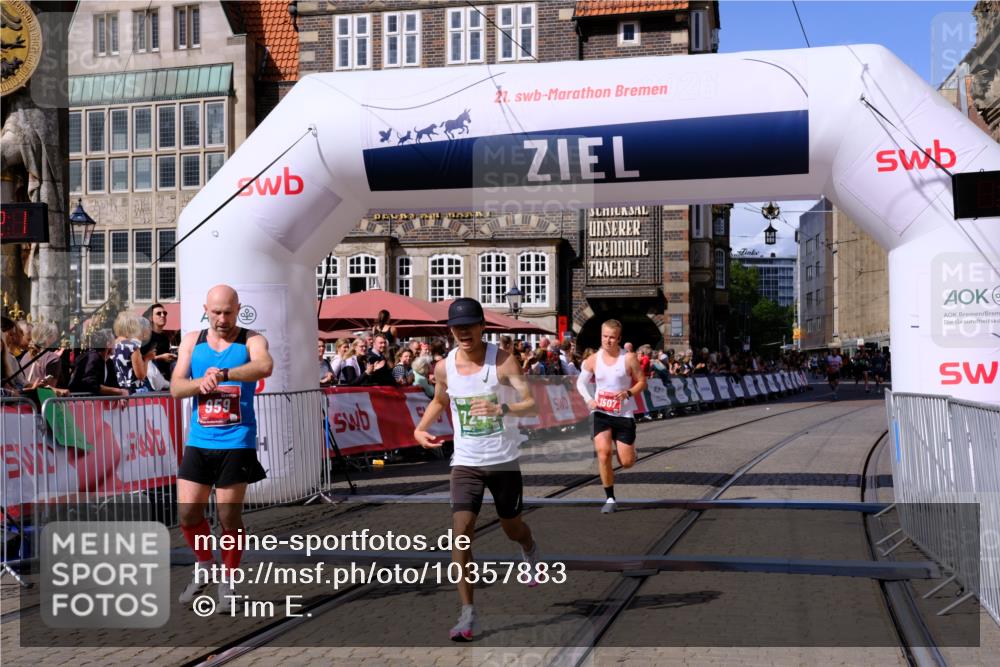 13.09.2026 - 21. swb-Marathon Bremen Tim E. http://msf.ph/oto/10357883 13.09.2026 12:53:10 Ziel 417, 553, 2100, 7244, 8077, 8729, 9522 meine-sportfotos.de