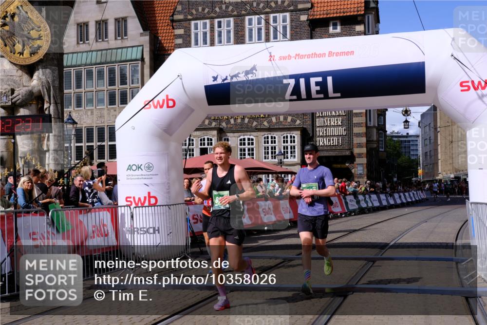 13.09.2026 - 21. swb-Marathon Bremen Tim E. http://msf.ph/oto/10358026 13.09.2026 12:53:20 Ziel 417, 2585, 7650, 8077, 9522 meine-sportfotos.de