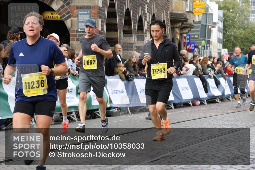 13.09.2026 - 21. swb-Marathon Bremen Strokosch-Dieckow http://msf.ph/oto/10358033 13.09.2026 10:57:20 Ziel 10157, 10408, 10610, 10772, 11000, 11079, 11236, 11328, 11484, 11946, 12032, 12284, 10177, 10226, 10300, 10394, 10517, 10518, 11106, 11365, 11480, 11498, 11609, 11734, 11965, 11966, 12037, 12111, 12372 meine-sportfotos.de