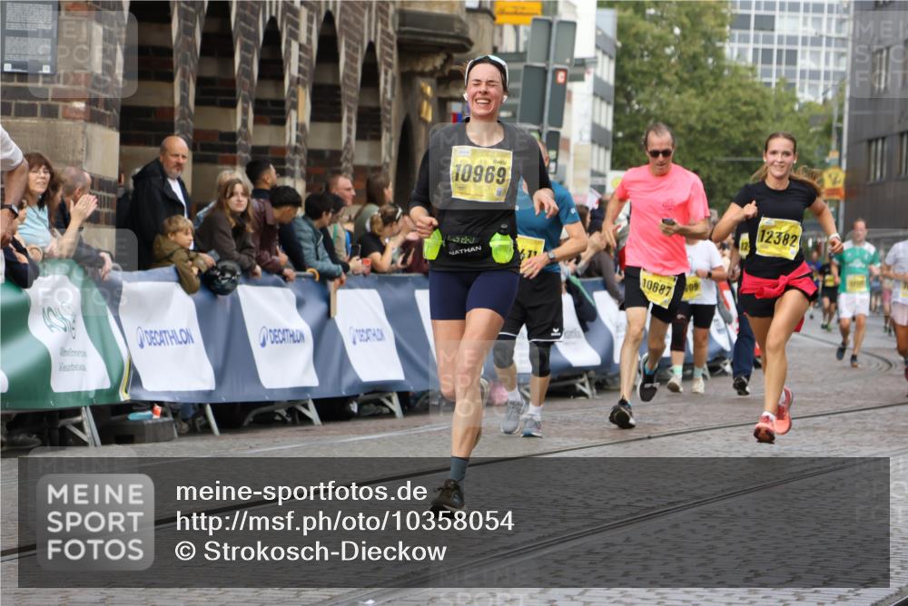 13.09.2026 - 21. swb-Marathon Bremen Strokosch-Dieckow http://msf.ph/oto/10358054 13.09.2026 10:57:22 Ziel 10157, 10408, 10578, 10610, 10700, 10772, 11000, 11079, 11236, 11292, 11328, 11484, 11667, 11946, 12032, 10177, 10226, 10300, 10394, 11106, 11245, 11365, 11480, 11498, 11734, 11965, 11966, 12037, 12111, 12372 meine-sportfotos.de