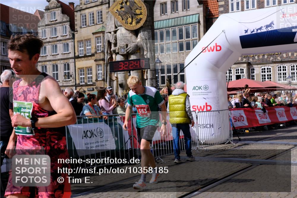 13.09.2026 - 21. swb-Marathon Bremen Tim E. http://msf.ph/oto/10358185 13.09.2026 12:53:36 Ziel 2585, 2670, 3080, 7650, 8081 meine-sportfotos.de