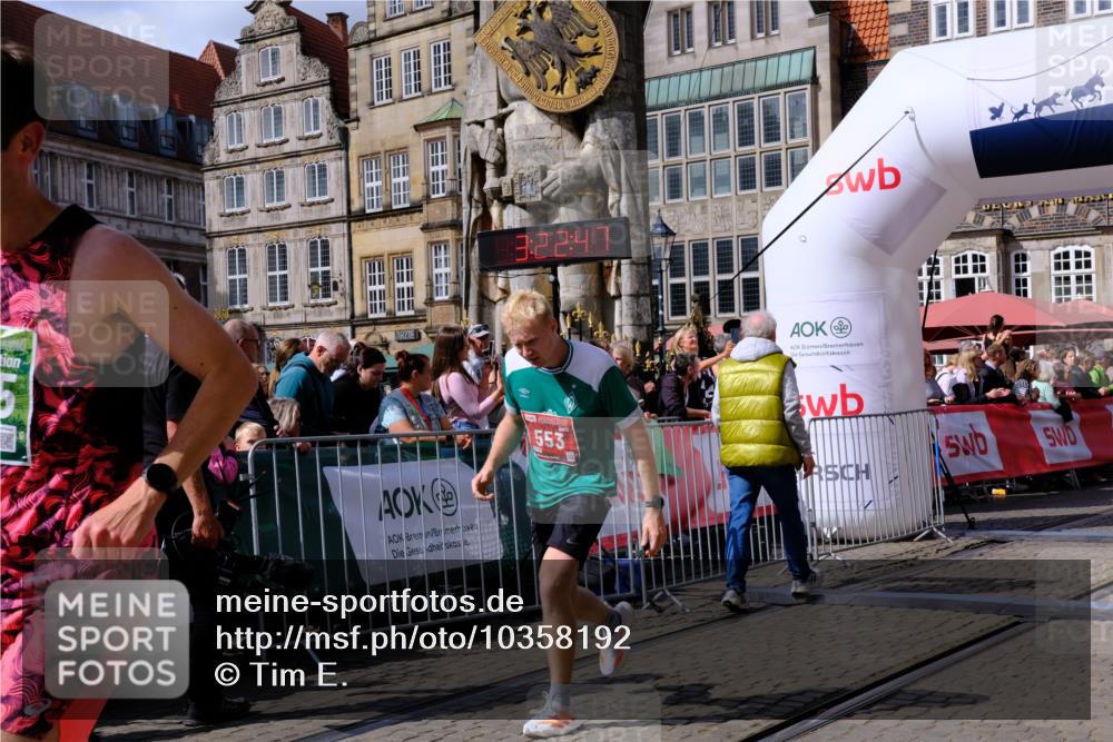13.09.2026 - 21. swb-Marathon Bremen Tim E. http://msf.ph/oto/10358192 13.09.2026 12:53:36 Ziel 2585, 2670, 3080, 7650, 8081 meine-sportfotos.de
