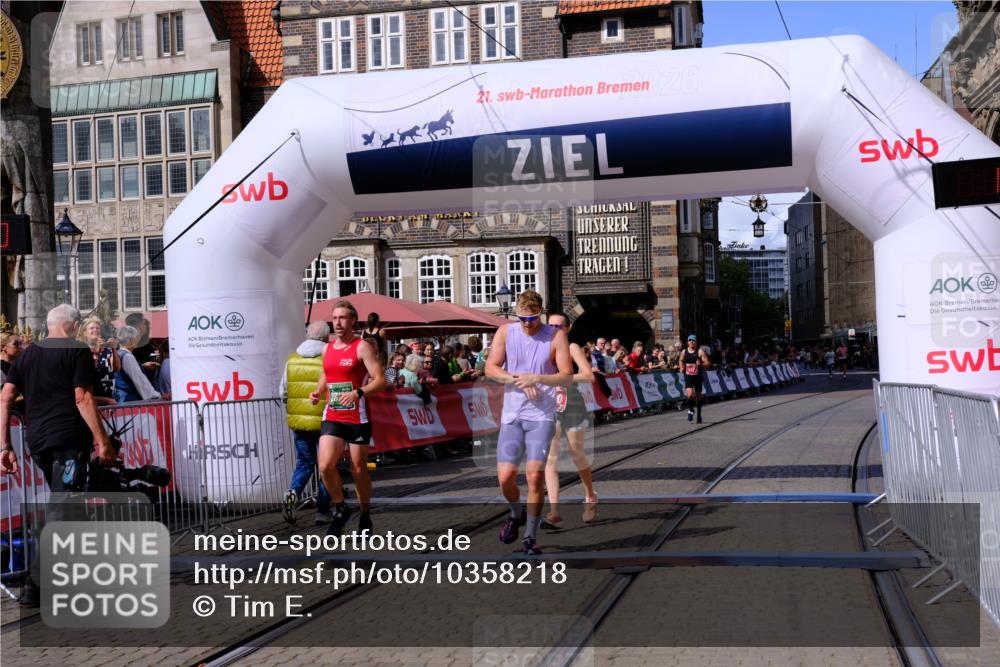 13.09.2026 - 21. swb-Marathon Bremen Tim E. http://msf.ph/oto/10358218 13.09.2026 12:53:39 Ziel 2352, 2585, 2670, 3080, 8081 meine-sportfotos.de