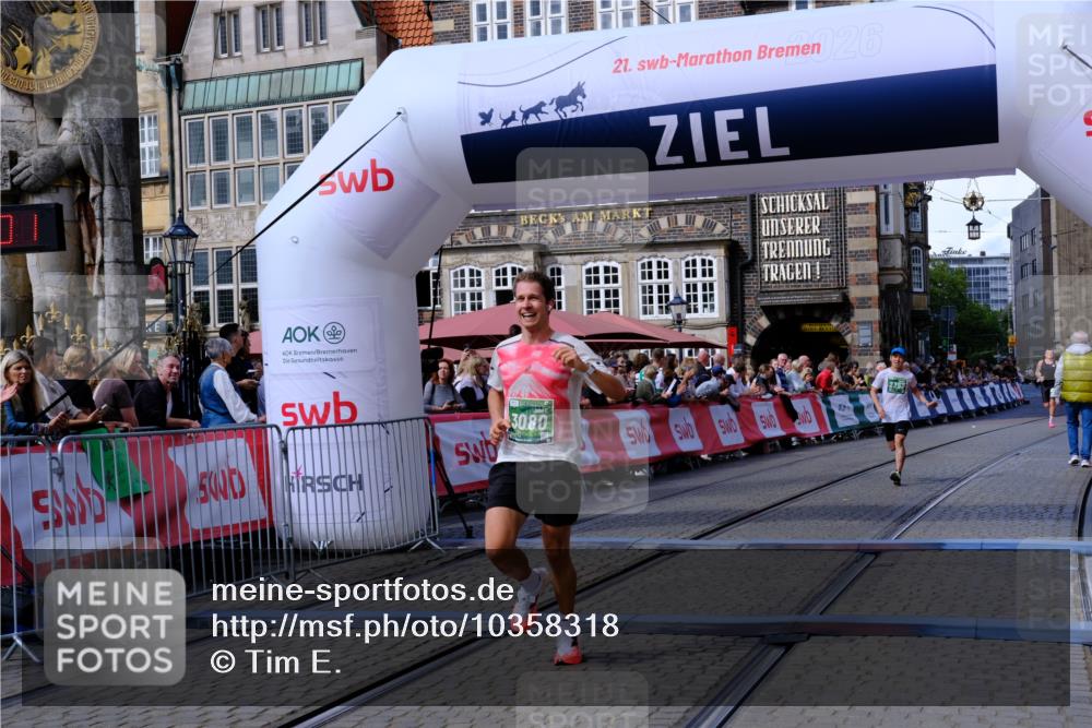 13.09.2026 - 21. swb-Marathon Bremen Tim E. http://msf.ph/oto/10358318 13.09.2026 12:53:50 Ziel 1089, 1168, 1606, 2352, 3080, 3606 meine-sportfotos.de