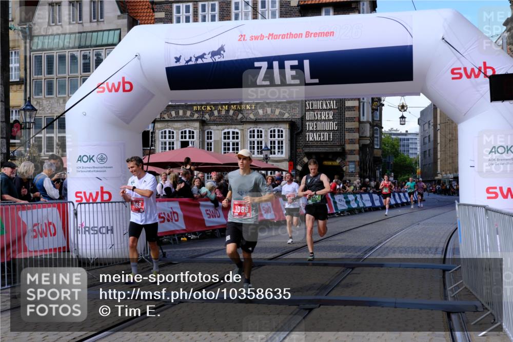 13.09.2026 - 21. swb-Marathon Bremen Tim E. http://msf.ph/oto/10358635 13.09.2026 12:54:26 Ziel 1256, 1629, 6112, 9399, 9617 meine-sportfotos.de