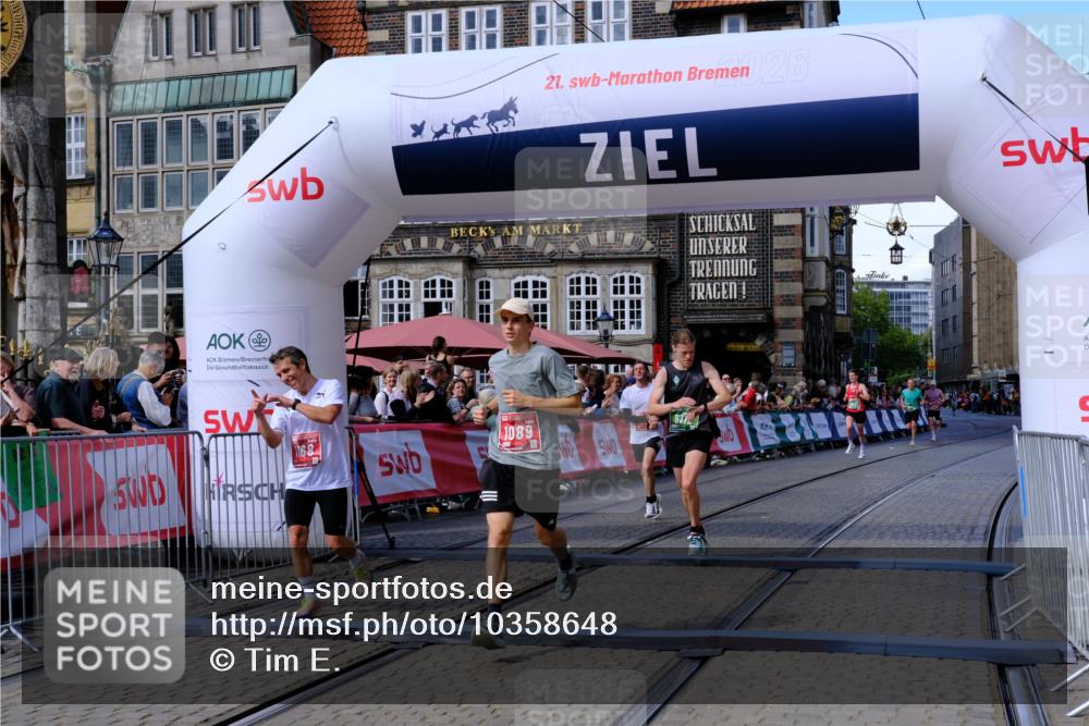13.09.2026 - 21. swb-Marathon Bremen Tim E. http://msf.ph/oto/10358648 13.09.2026 12:54:26 Ziel 1256, 1629, 6112, 9399, 9617 meine-sportfotos.de